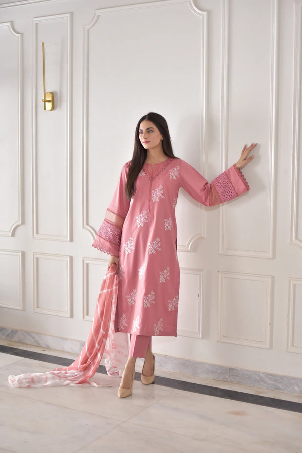 Nora Embroidered 3pc